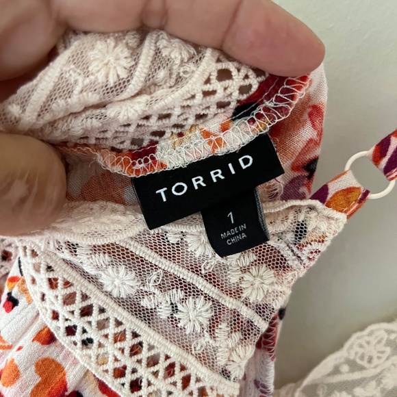 Torrid Sz XL Gauze Crochet Neck Tank Top Blouse Pullover Straps Floral Loose Fit - Picture 3 of 9